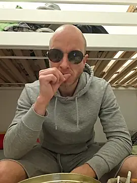 svenpfeifer online show from 05-17-26, 03:04