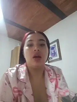 Snapshot of MelinaCruz chatting on 07-17-26, 03:02 MelinaCruz online show from 07-17-26, 03:02
