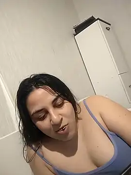 Snapshot of Veramaia chatting on 03-13-25, 03:39 Veramaia online show from 03-13-25, 03:39