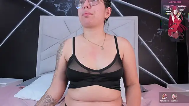 JulietSofia online show from 05-18-26, 08:03