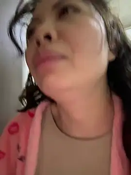 Snapshot of aa520uv chatting on 03-13-26, 01:34 aa520uv online show from 03-13-26, 01:34