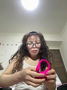 Snapshot of aa520uv chatting on 03-20-26, 04:39 aa520uv online show from 03-20-26, 04:39