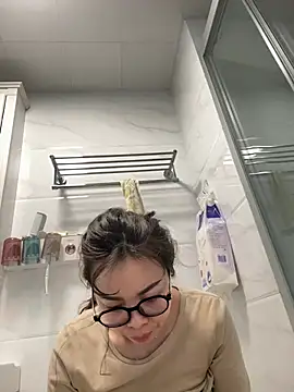 Snapshot of aa520uv chatting on 04-07-26, 01:50 aa520uv online show from 04-07-26, 01:50