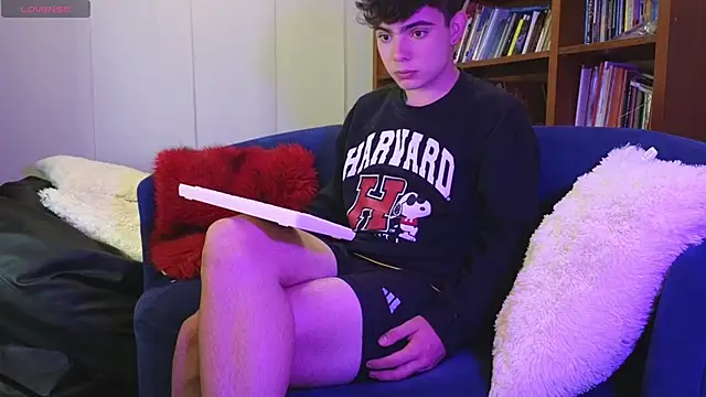 lukeboyce33 online show from 03-26-26, 04:51