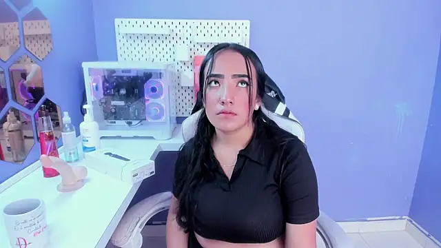 Alice 26  online show from 01-19-26, 01:59