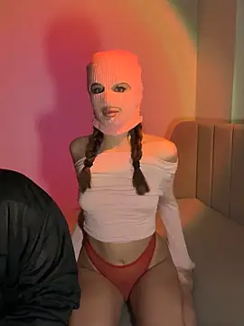 Snapshot of KristiCrazy chatting on 03-14-25, 04:09 KristiCrazy online show from 03-14-25, 04:09