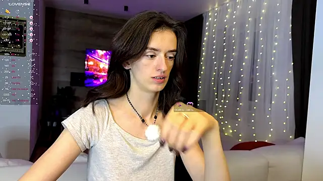 TwinTemptations online show from 12-18-25, 08:04