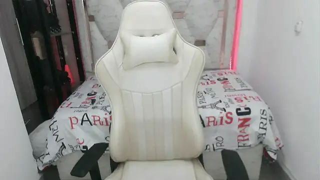 Snapshot of sex_mikee chatting on 03-15-25, 03:18 sex mikee online show from 03-15-25, 03:18