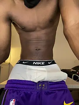 Snapshot of Renoirmonter chatting on 03-05-26, 05:09 Renoirmonter online show from 03-05-26, 05:09