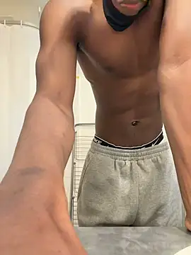 Snapshot of Renoirmonter chatting on 03-26-26, 10:26 Renoirmonter online show from 03-26-26, 10:26