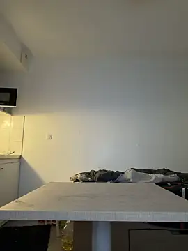 Snapshot of Renoirmonter chatting on 03-31-26, 10:32 Renoirmonter online show from 03-31-26, 10:32