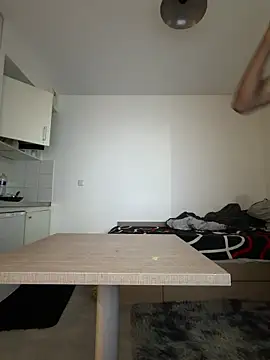 Snapshot of Renoirmonter chatting on 04-10-26, 01:38 Renoirmonter online show from 04-10-26, 01:38