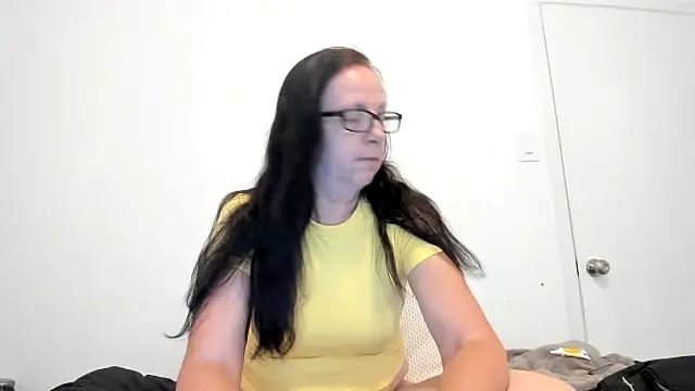 Snapshot of peachgoddess chatting on 05-18-26, 12:22 peachgoddess online show from 05-18-26, 12:22