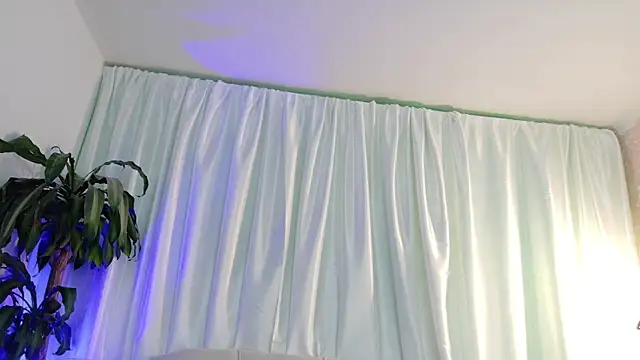 Snapshot of YuliethPetite chatting on 07-17-26, 12:34 YuliethPetite online show from 07-17-26, 12:34