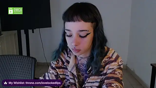 Snapshot of lovelockedlips chatting on 03-19-26, 02:04 lovelockedlips online show from 03-19-26, 02:04