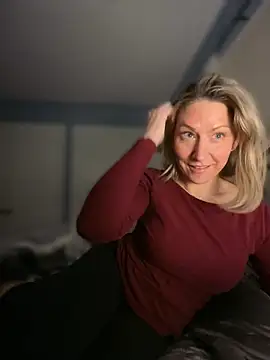 LittleMsMILF online show from 03-09-26, 03:21