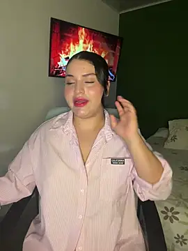 pareja curiosa19 online show from 05-27-26, 01:24