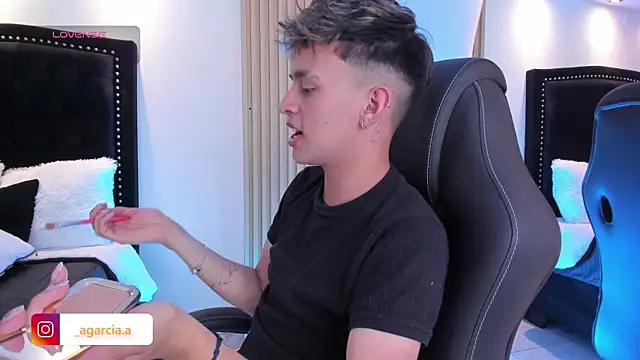 LiamWildx20 online show from 05-28-26, 04:21