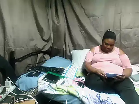 Snapshot of Berrylick chatting on 04-22-26, 11:45 Berrylick online show from 04-22-26, 11:45