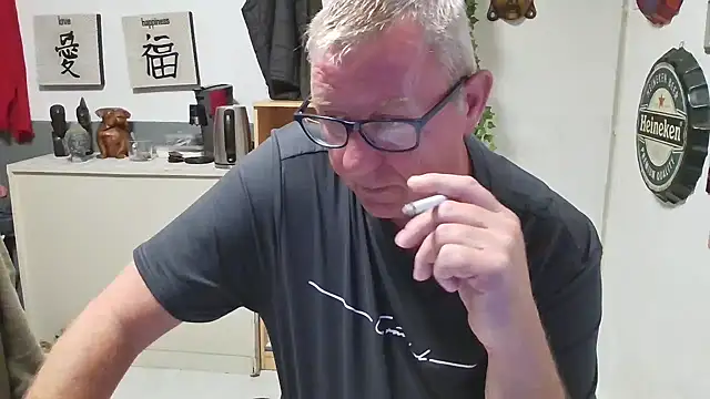 Snapshot of JamesBauer chatting on 04-19-26, 03:50 JamesBauer online show from 04-19-26, 03:50