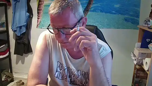 Snapshot of JamesBauer chatting on 06-04-26, 05:13 JamesBauer online show from 06-04-26, 05:13