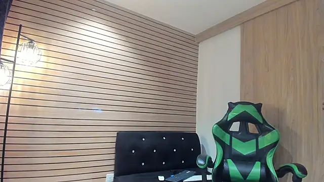 317894 online show from 03-18-26, 07:33