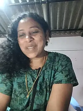 Snapshot of JENNIFERtamil chatting on 06-06-26, 01:38 JENNIFERtamil online show from 06-06-26, 01:38