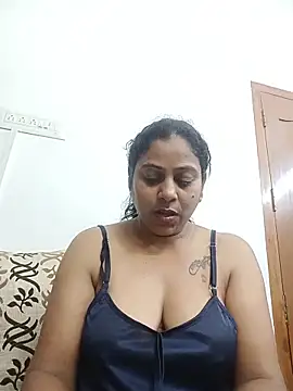 Snapshot of JENNIFERtamil chatting on 06-12-26, 06:18 JENNIFERtamil online show from 06-12-26, 06:18