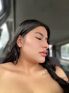 andrea gomes  online show from 04-11-26, 03:49