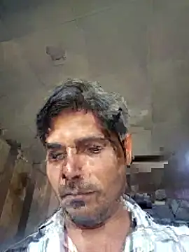 Snapshot of johnny8731 chatting on 05-08-26, 04:18 johnny8731 online show from 05-08-26, 04:18