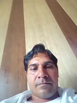 Snapshot of johnny8731 chatting on 05-10-26, 06:18 johnny8731 online show from 05-10-26, 06:18