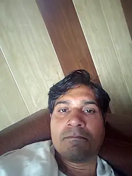 Snapshot of johnny8731 chatting on 05-17-26, 04:10 johnny8731 online show from 05-17-26, 04:10
