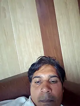 Snapshot of johnny8731 chatting on 05-20-26, 04:07 johnny8731 online show from 05-20-26, 04:07
