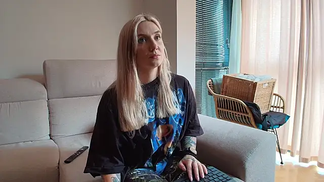 tattoobbgirl online show from 04-11-26, 01:15