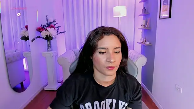 Snapshot of hanna_mils chatting on 07-04-26, 04:29 hanna mils online show from 07-04-26, 04:29