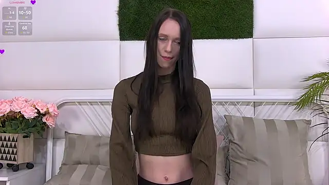 Snapshot of TaraHarris chatting on 04-19-26, 06:02 TaraHarris online show from 04-19-26, 06:02