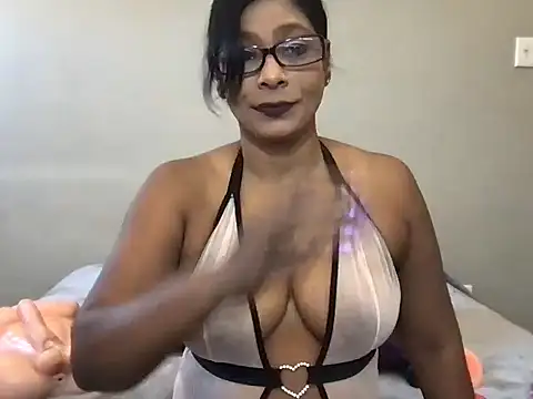 Snapshot of indianrose09 chatting on 02-07-26, 10:08 indianrose09 online show from 02-07-26, 10:08