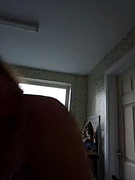 MissQueenBeex online show from 04-19-26, 05:45