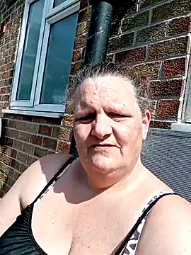 MissQueenBeex online show from 04-25-26, 01:36