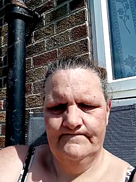 MissQueenBeex online show from 04-25-26, 01:41