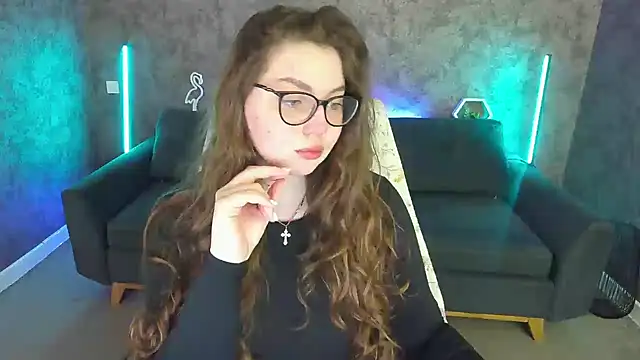 LuxSopphia online show from 04-12-26, 07:08