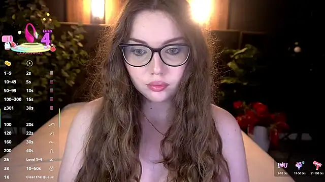Snapshot of LuxSopphia chatting on 07-06-26, 12:24 LuxSopphia online show from 07-06-26, 12:24