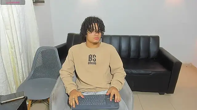 Snapshot of samxx_muscle chatting on 06-23-26, 12:14 samxx muscle online show from 06-23-26, 12:14