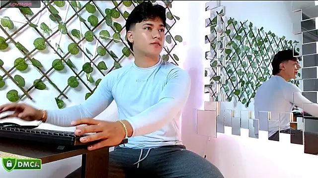 Snapshot of THE_LITTLE_LIAM chatting on 03-22-26, 10:13 THE LITTLE LIAM online show from 03-22-26, 10:13