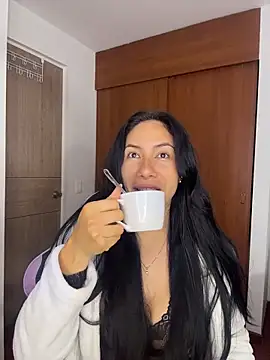 ArianaReynoldss online show from 04-07-26, 10:48