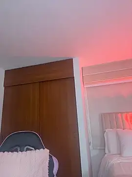 ArianaReynoldss online show from 04-10-26, 10:20