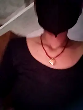 Snapshot of Soniy-Maax chatting on 09-12-25, 07:52 Soniy-Maax online show from 09-12-25, 07:52