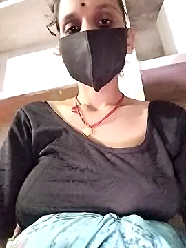 Snapshot of Soniy-Maax chatting on 09-21-25, 06:53 Soniy-Maax online show from 09-21-25, 06:53