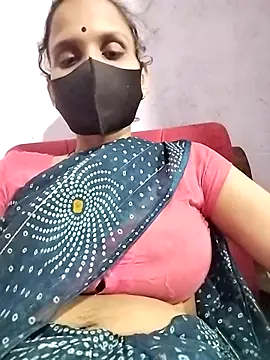 Snapshot of Soniy-Maax chatting on 09-26-25, 05:06 Soniy-Maax online show from 09-26-25, 05:06