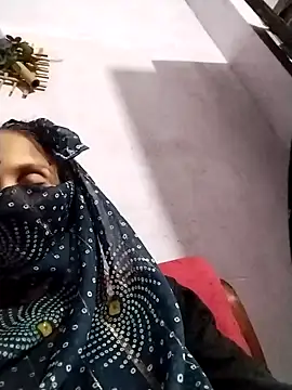 Snapshot of Soniy-Maax chatting on 10-12-25, 04:50 Soniy-Maax online show from 10-12-25, 04:50